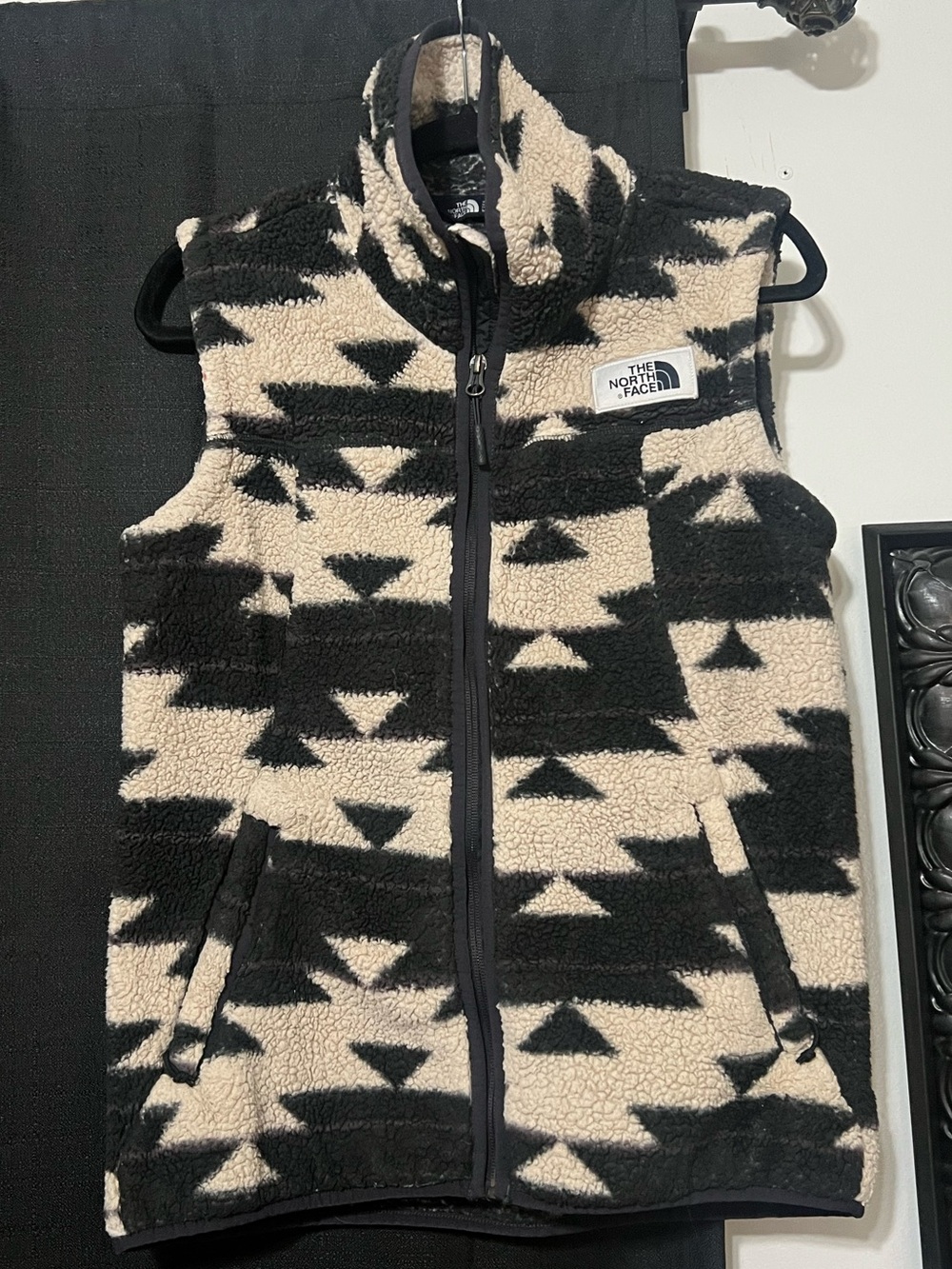 The North Face Black & Cream Geometric Sherpa Vest